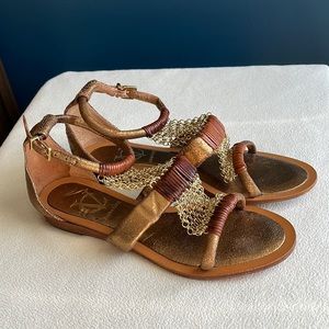 Vero Cuoio flat sandals with high ankle strap, gold chain trim size 6.